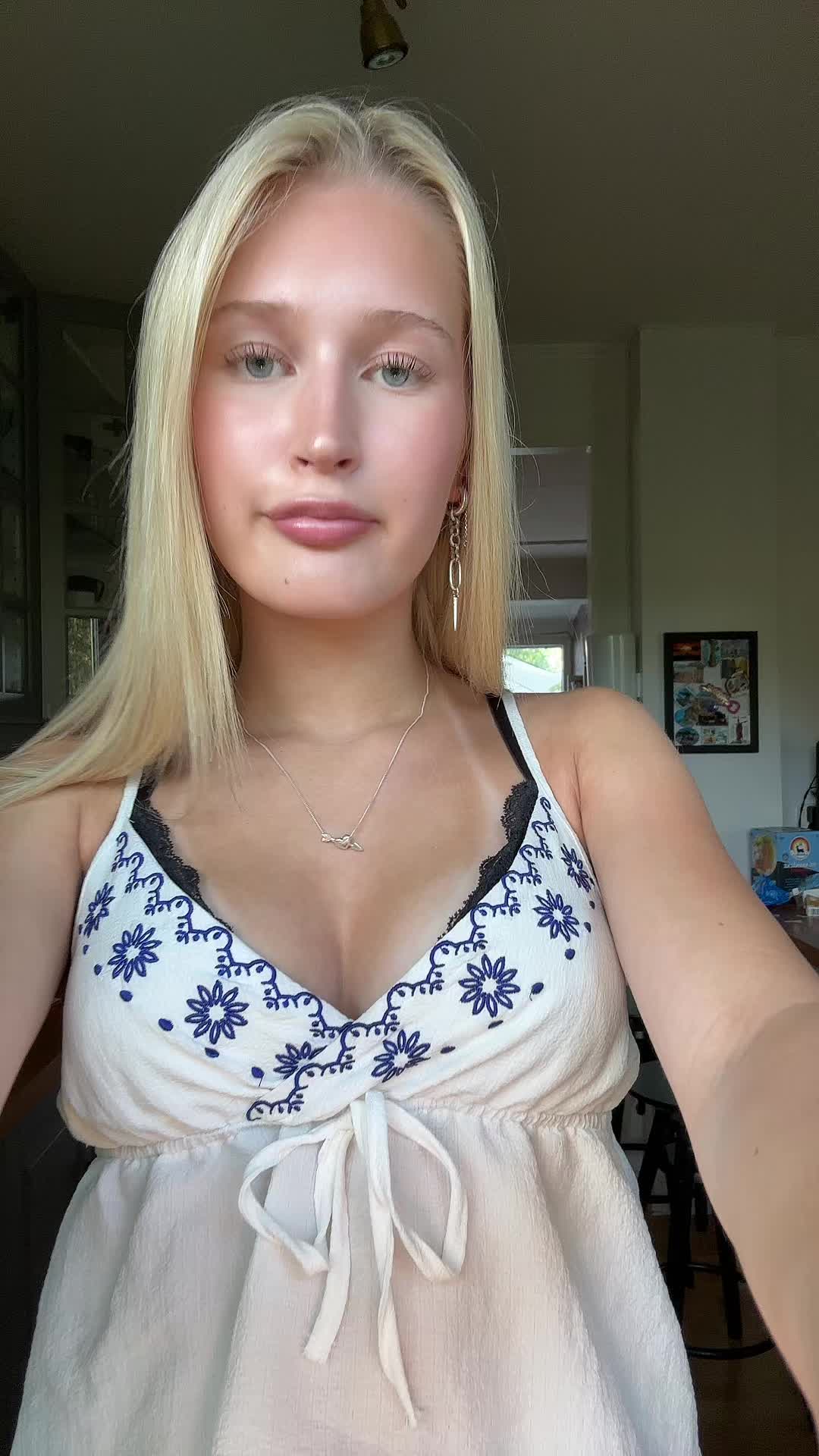@Emsi Larsson👀