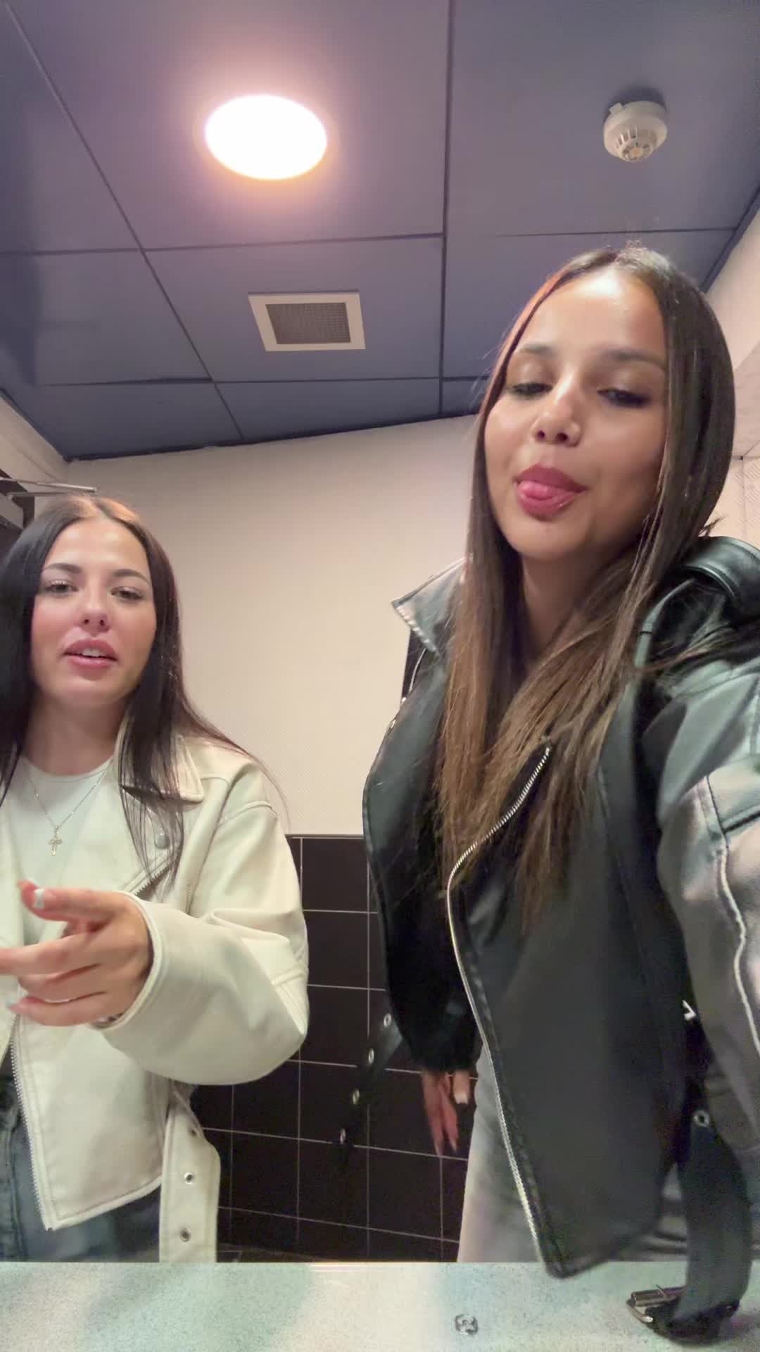@livelaughlove