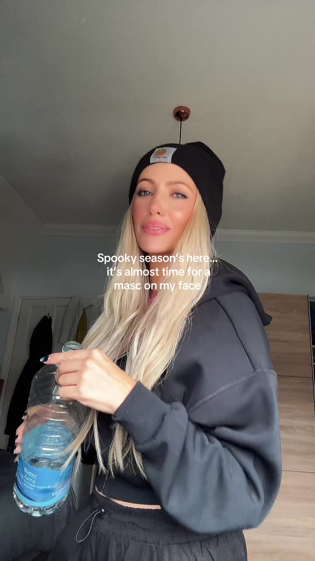 @Lisa J Evans sapphic author ⚢