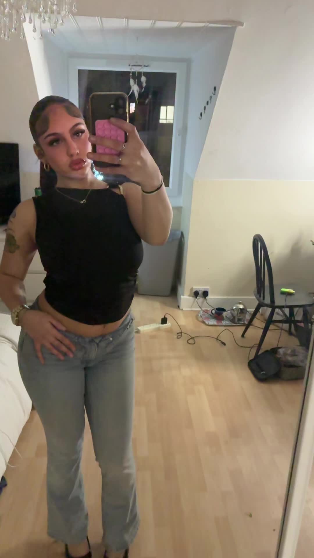 @t̶i̶a̶