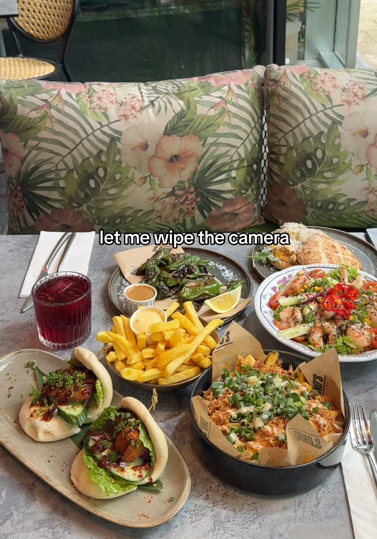 @Dino’s Kitchen & Bar