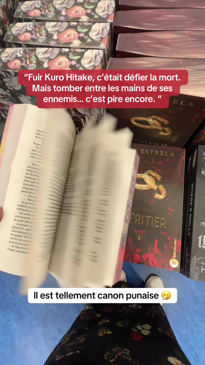 @tothe.moonandbook