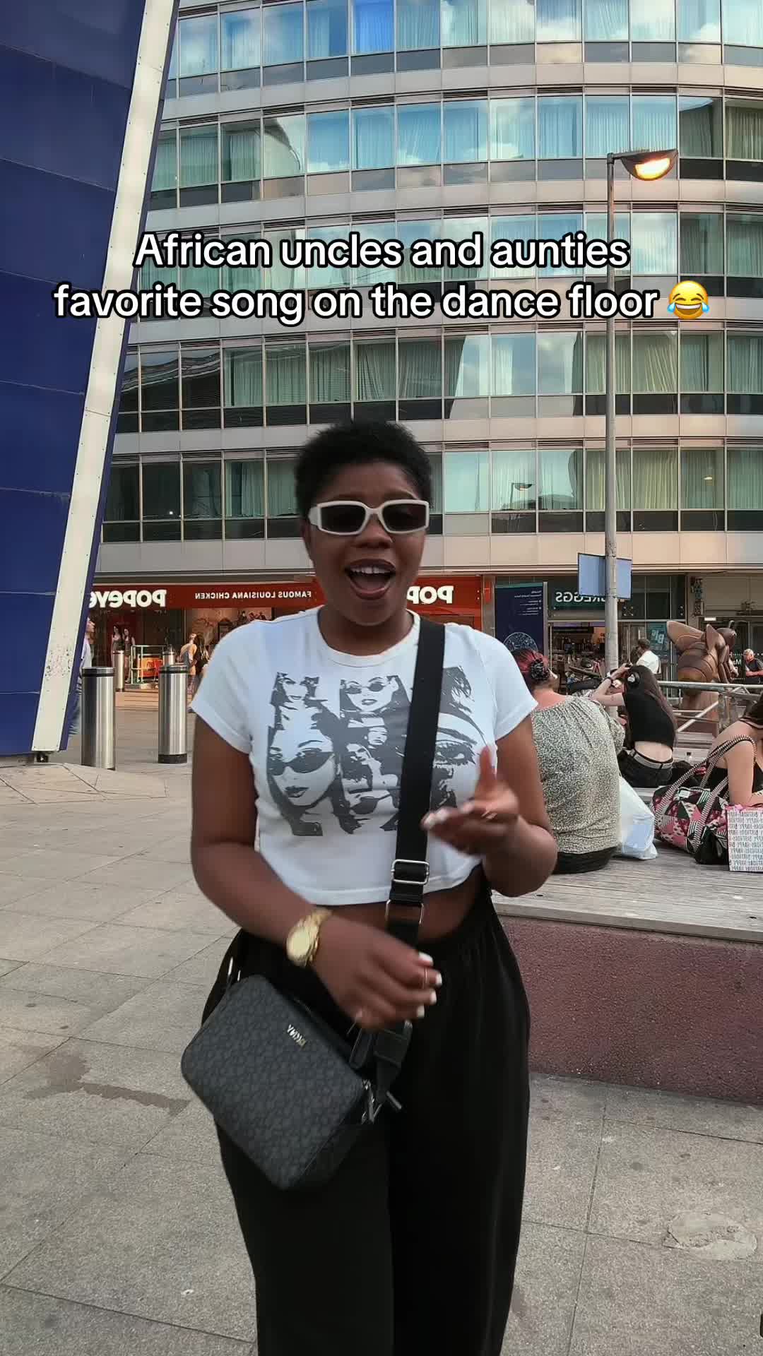 @Vibe Queen🎙️👑