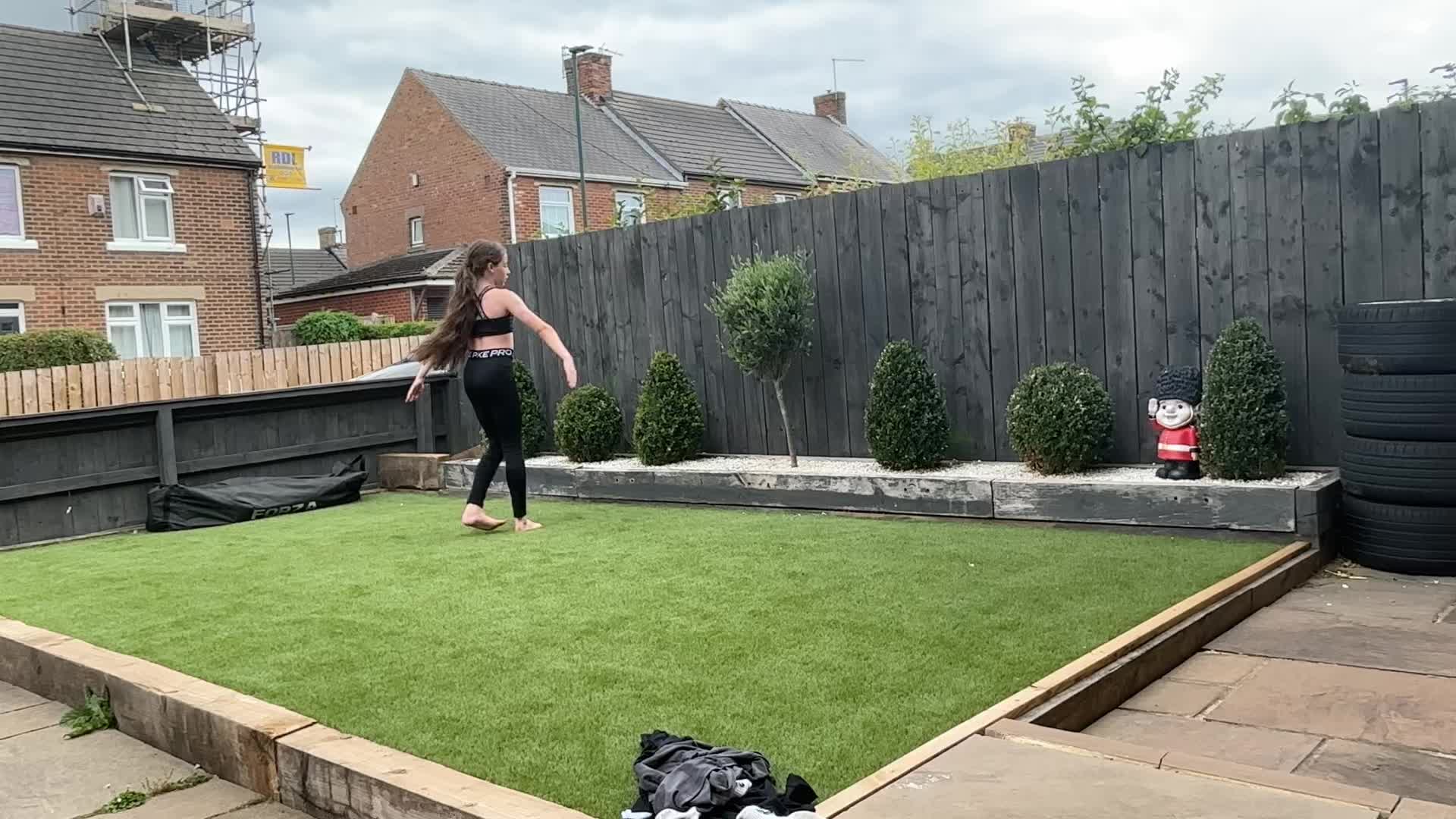 @Bella