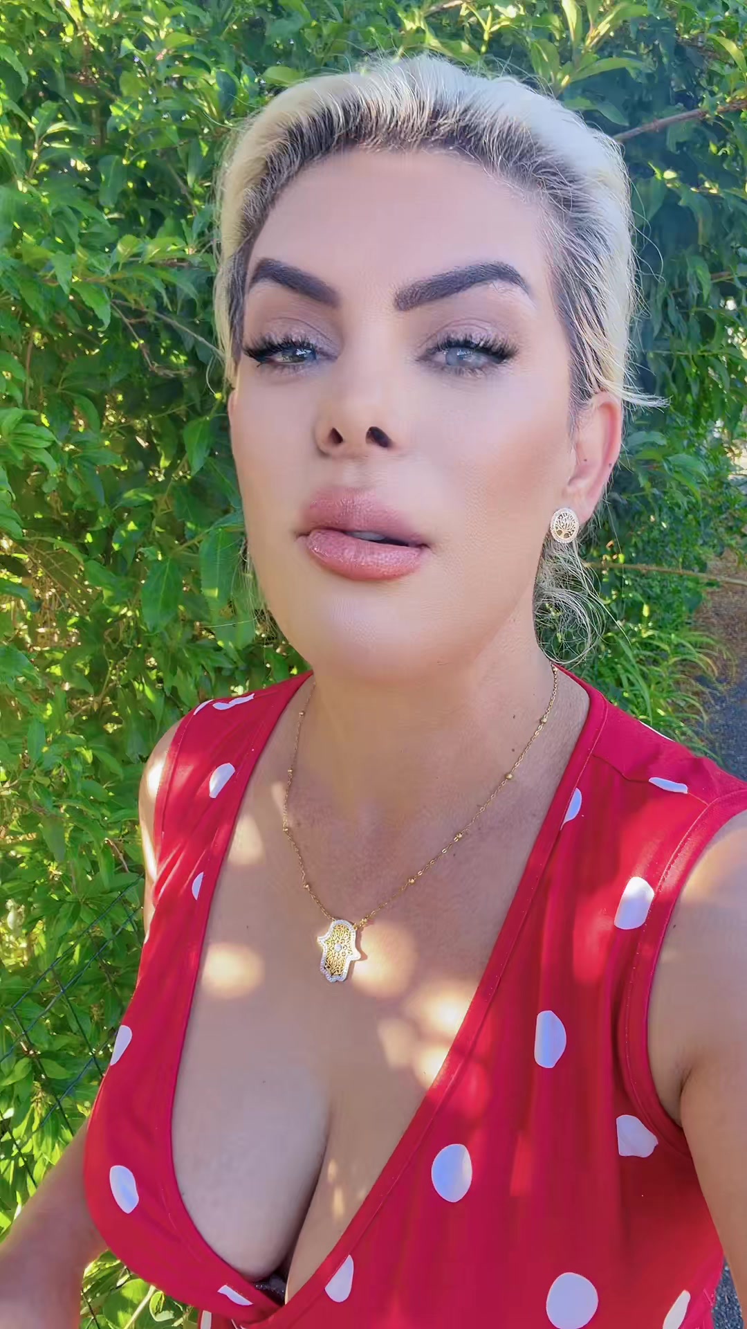@Leonita