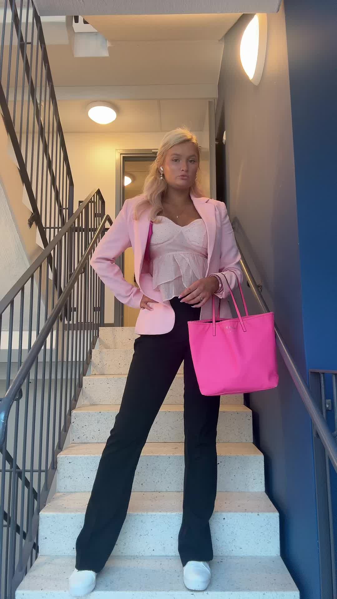 @celinespinkworld