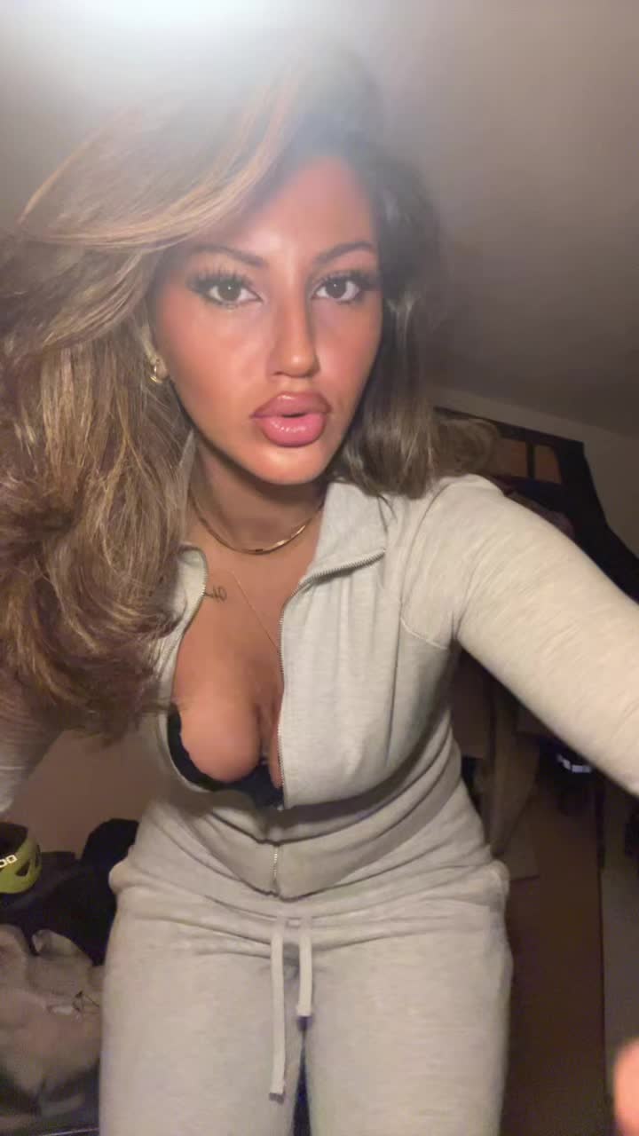 @Nicolee
