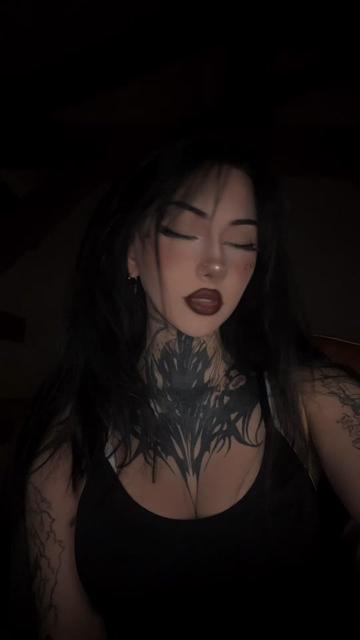 @♱ 𝓚𝓲𝓻𝓪 ♱