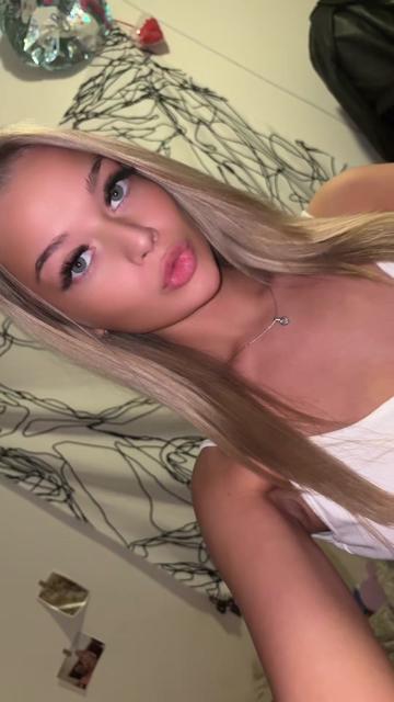 @Hancsi_._