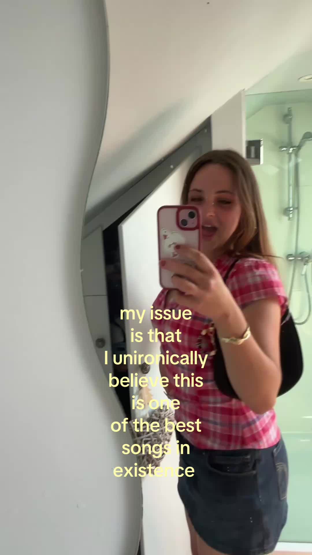 @lucy_goosey_xo
