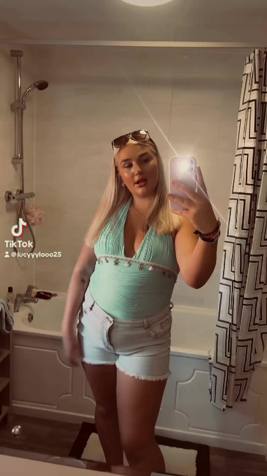 @lucyyylooo25