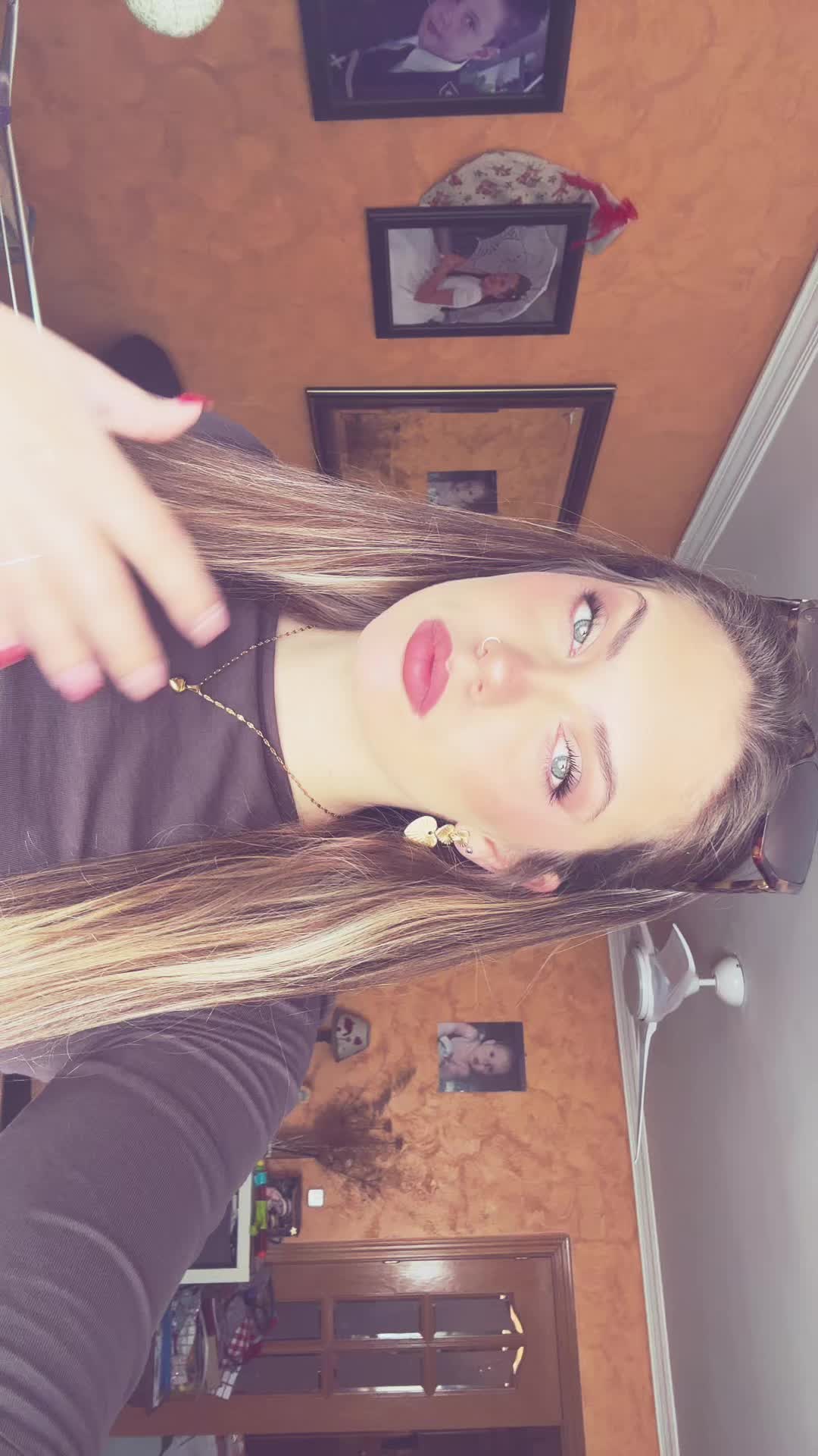 @_laur15_