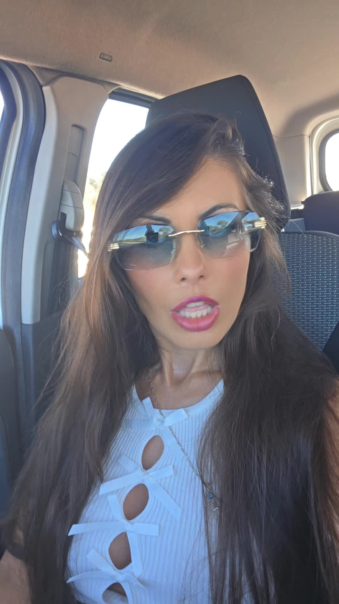 @lola lolita lola