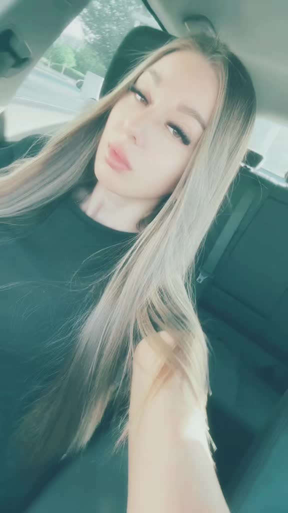 @Alexandra Moldov&aacute;n