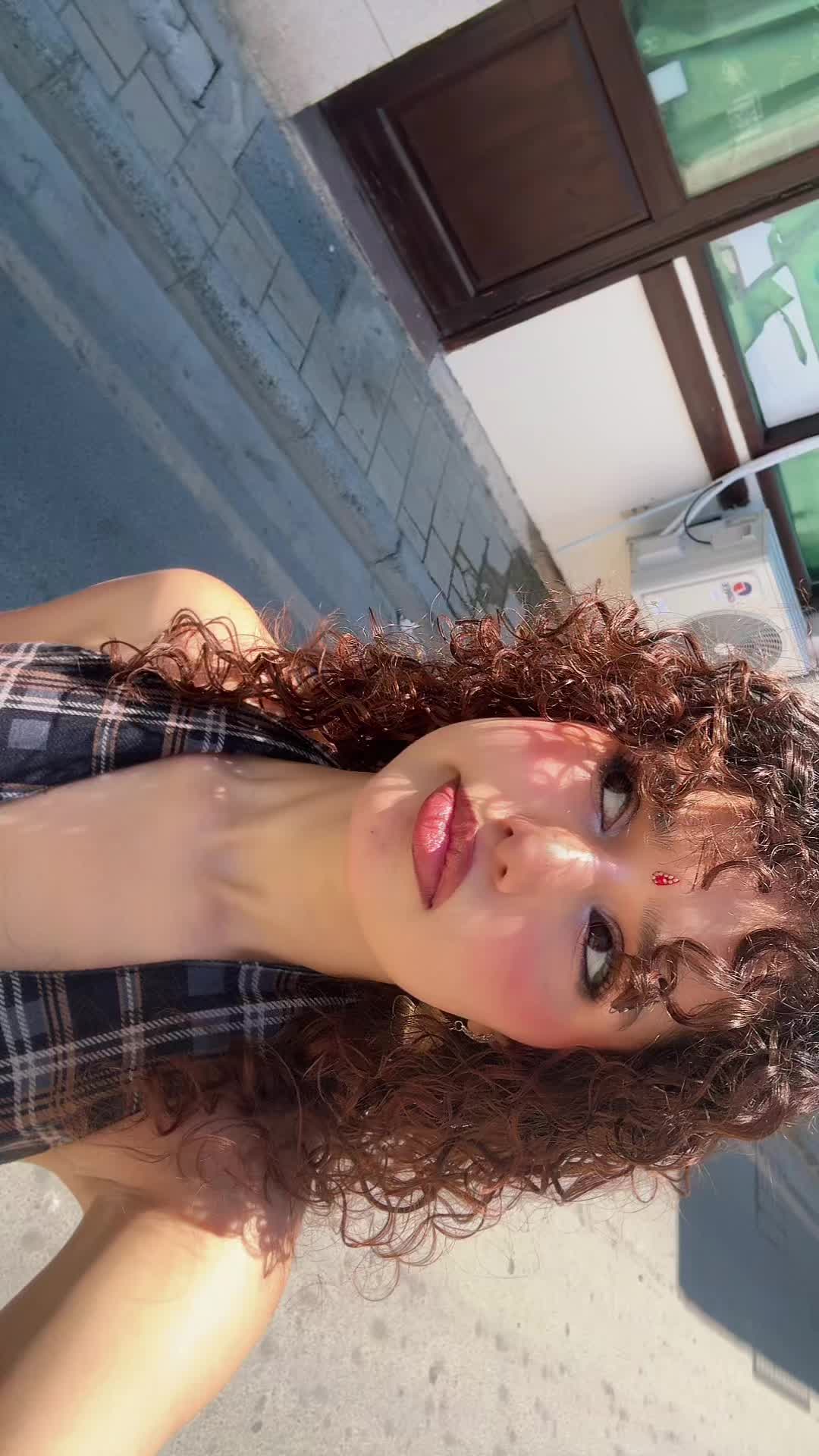 @Curlypurlyy👩🦱