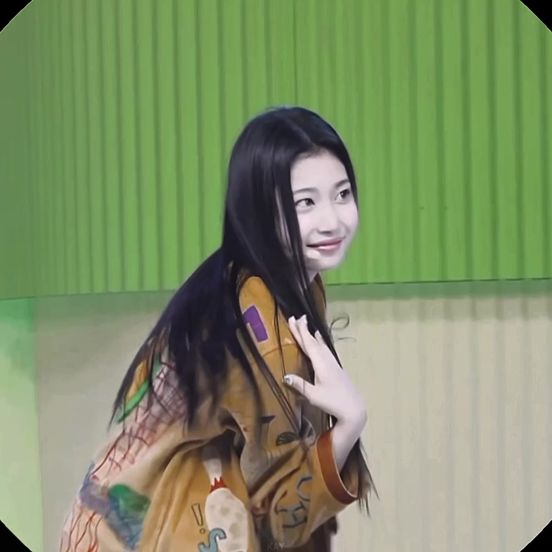 @⃟