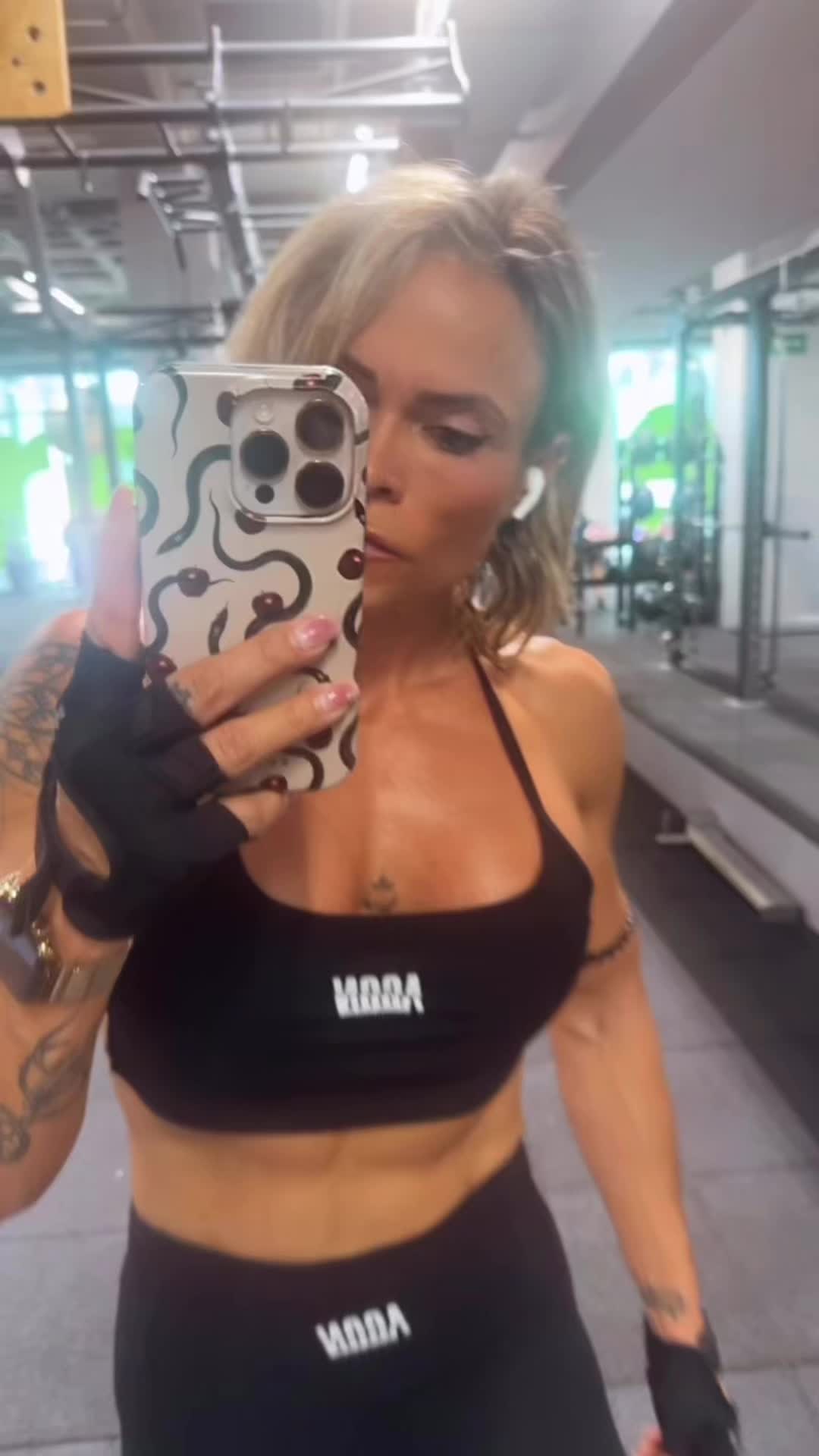 @Charologa