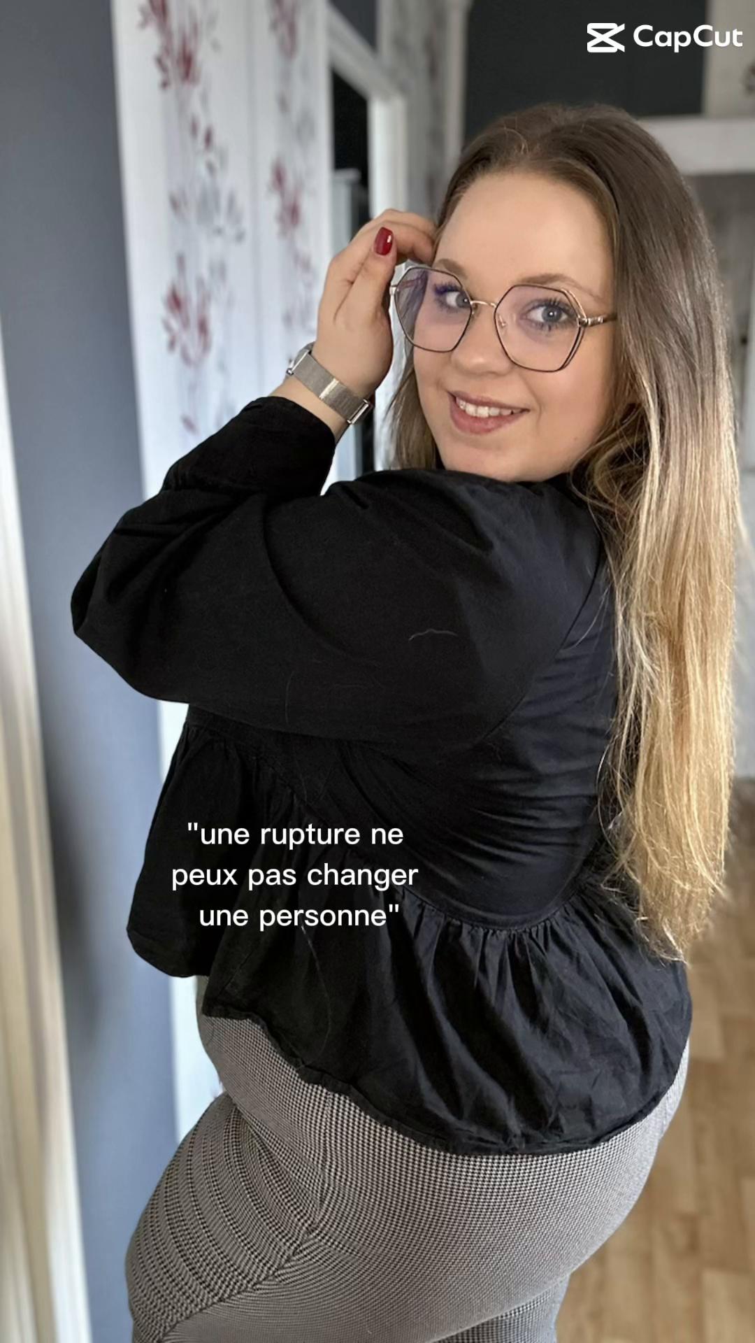 @Curvy_Laurine