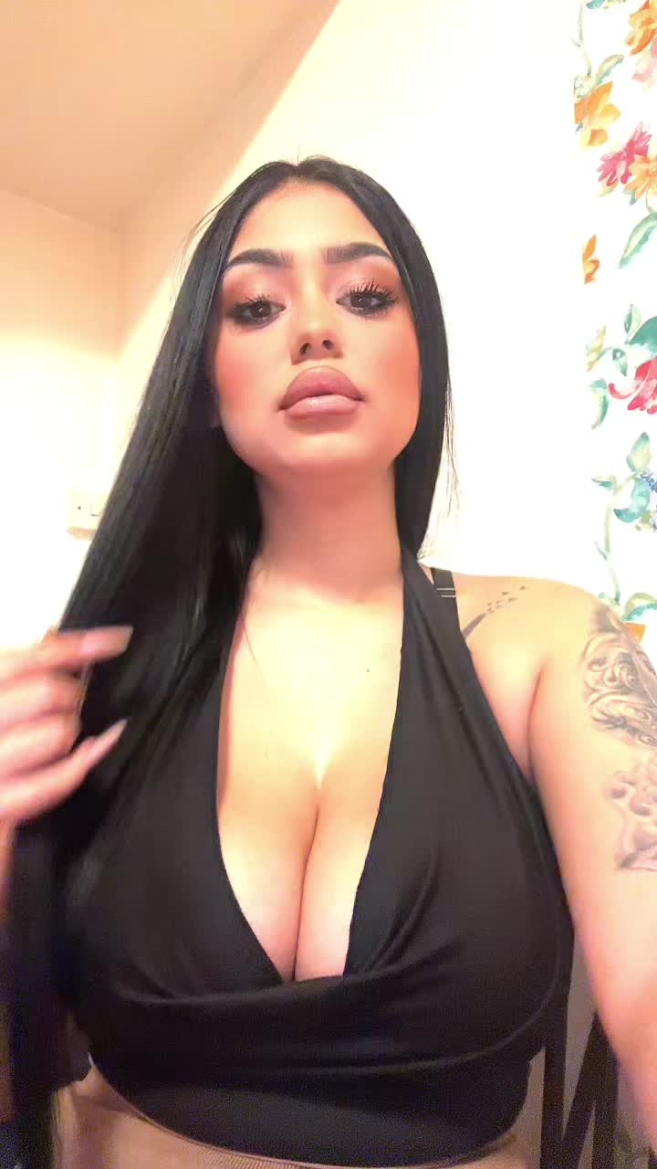 @danielaaa_elenaaa