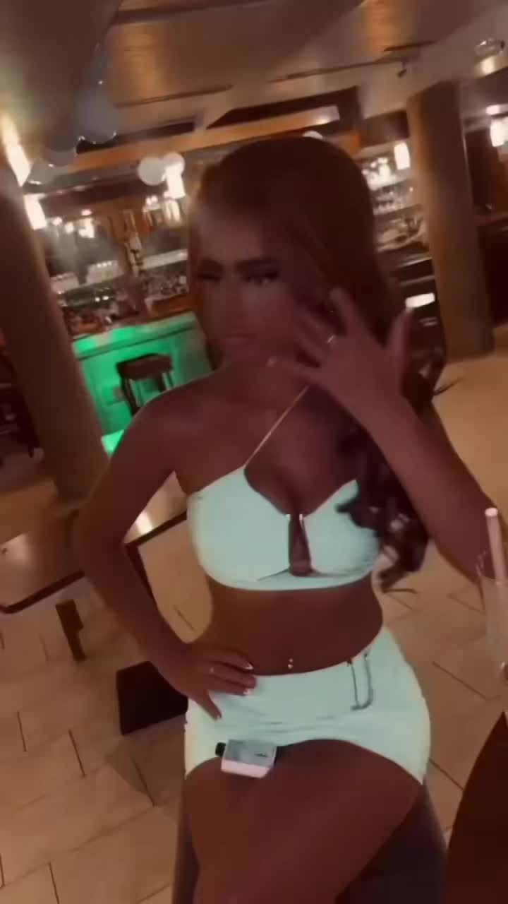@𝒞𝒶𝓃𝒹𝒾𝓈𝑒 𝒮
