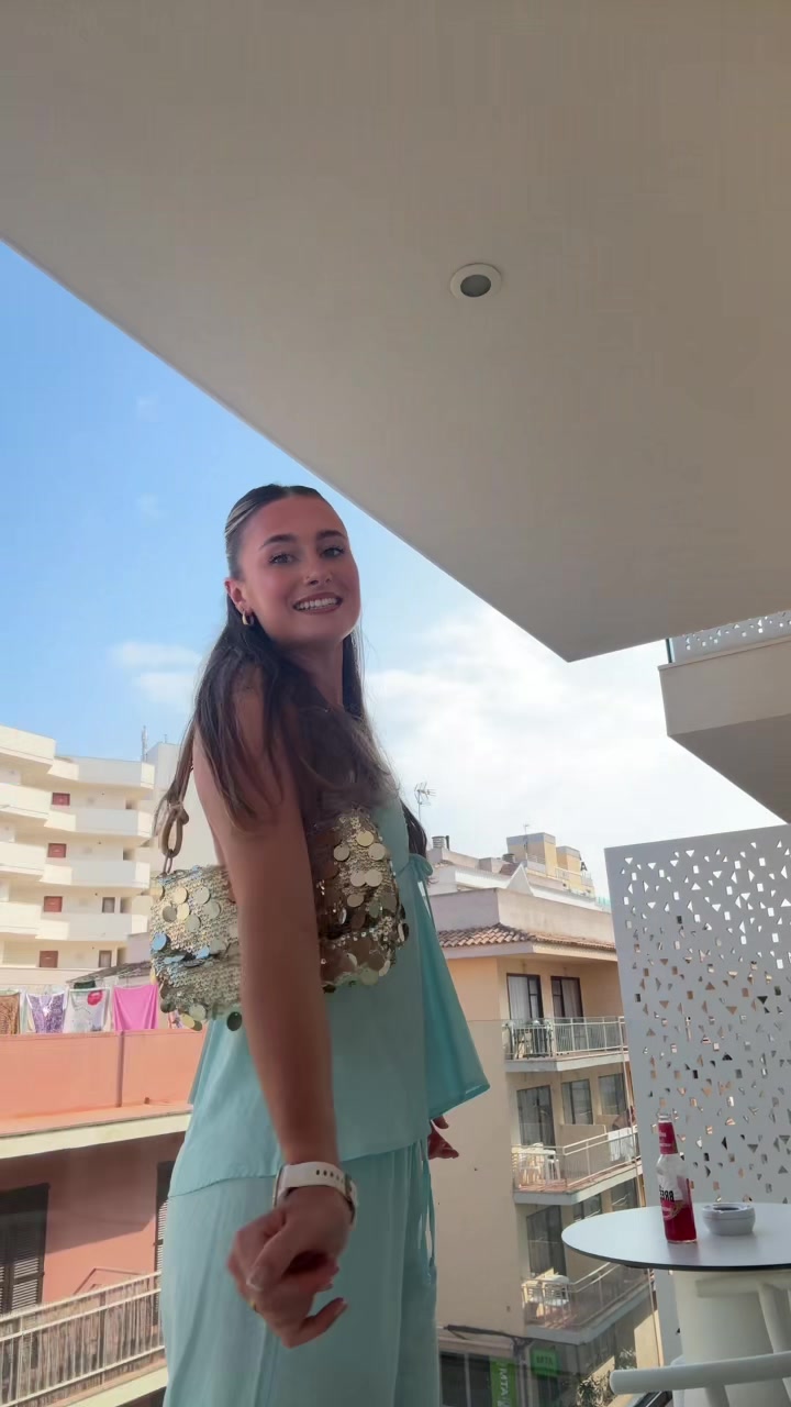 @liv bailey☀️👑💛