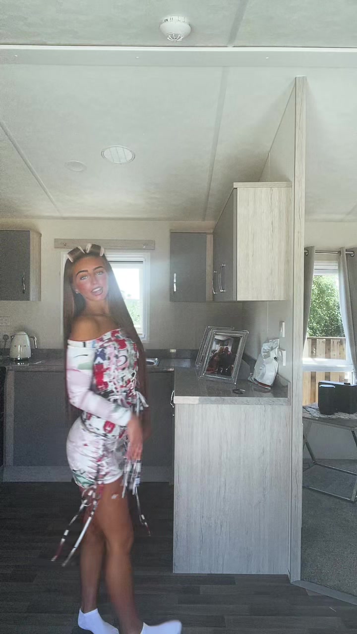 @shakira_doherty_
