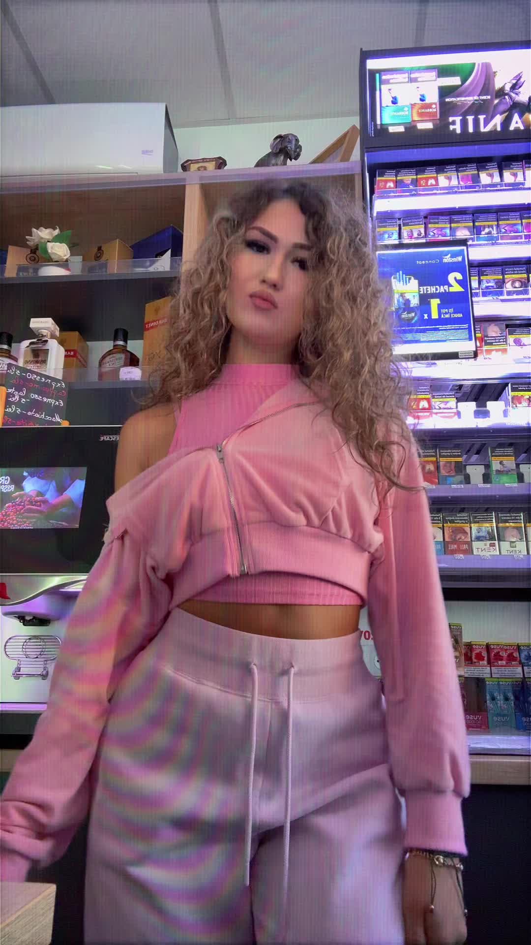 @𝐴𝑛𝑑𝑟𝑒𝑒𝑎 𝐵𝑘𝑒♕