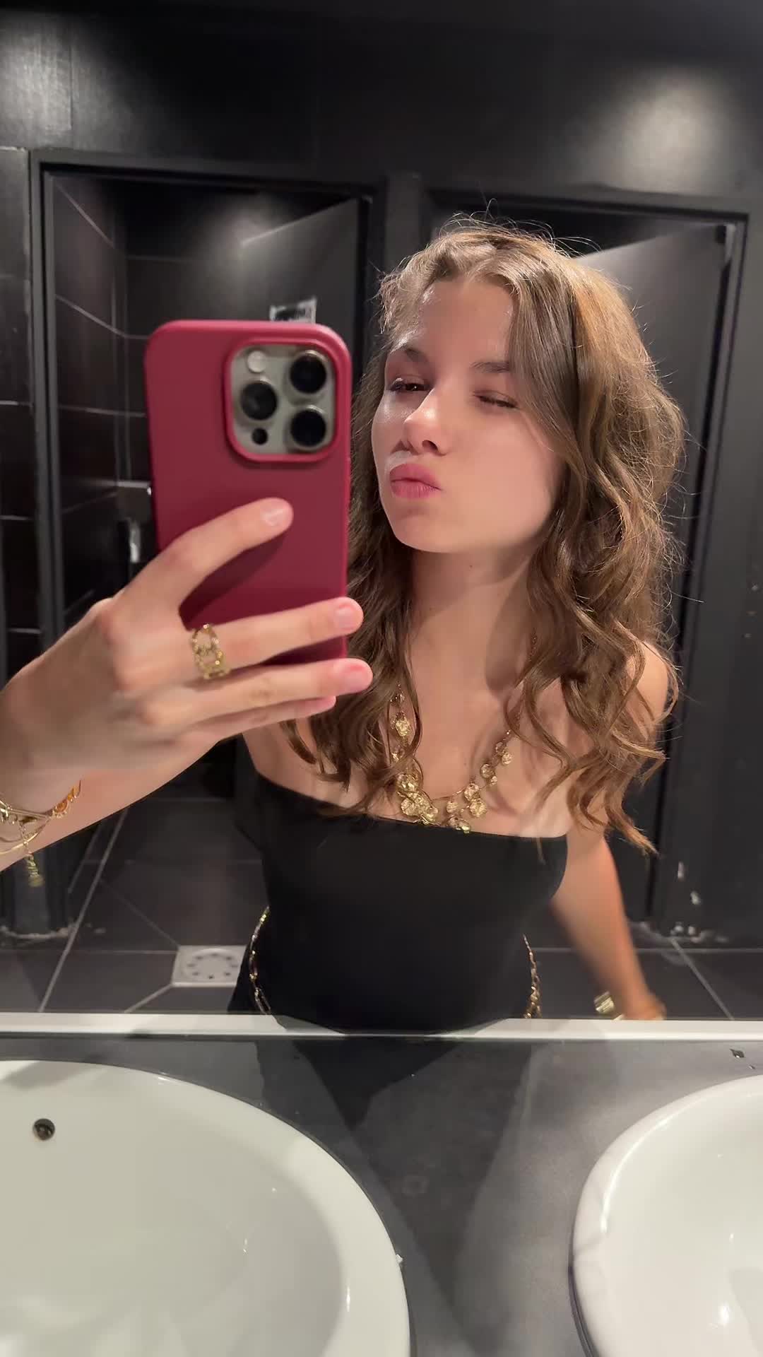 @𝗲𝗺𝘆