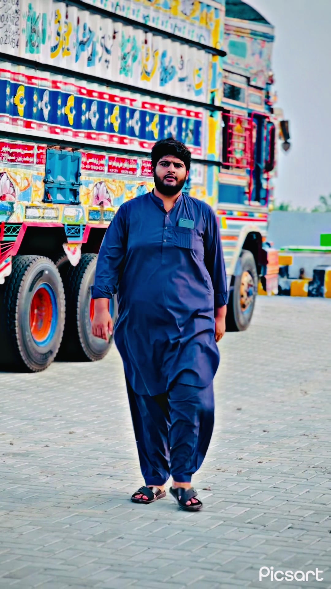 @Ṃīȧƞ Ṃūɓḗḗƞ (मियाँ मुबीन)🇵🇰
