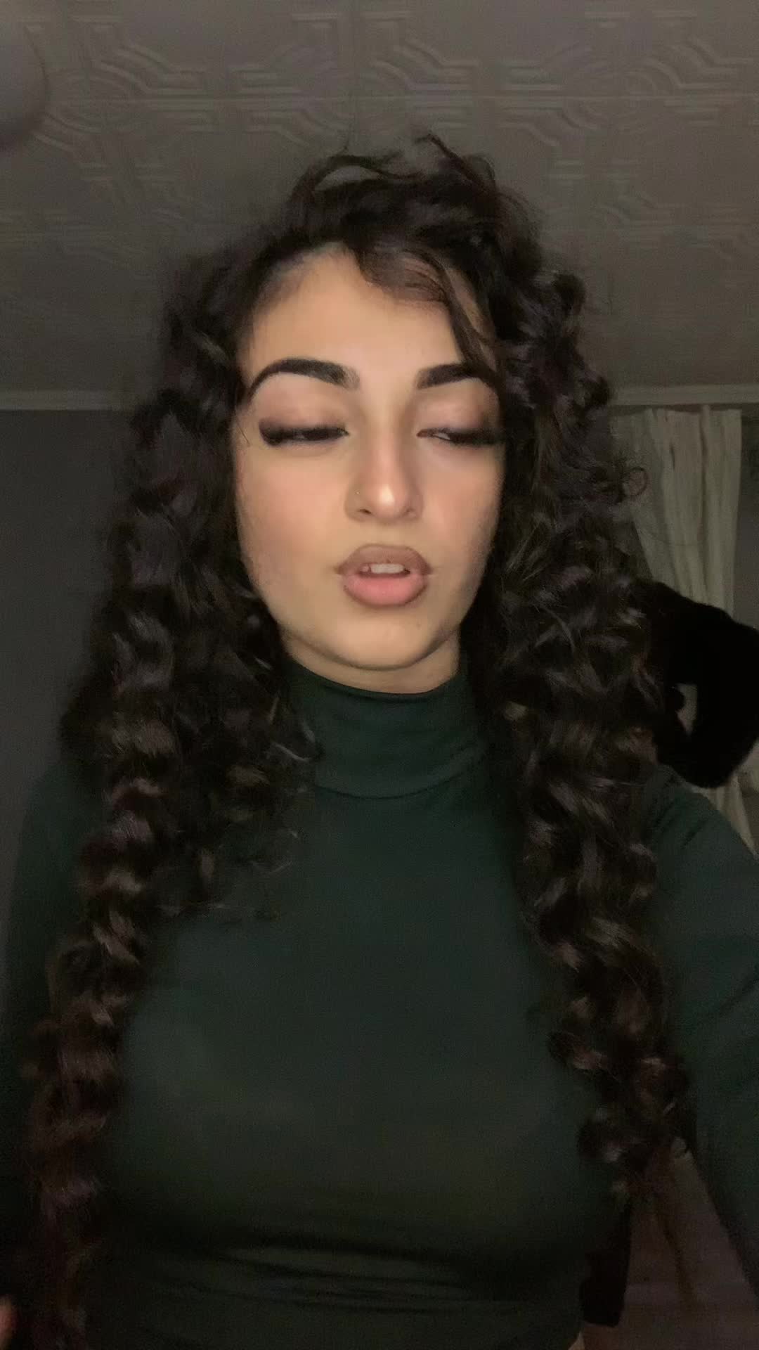 @𝓥