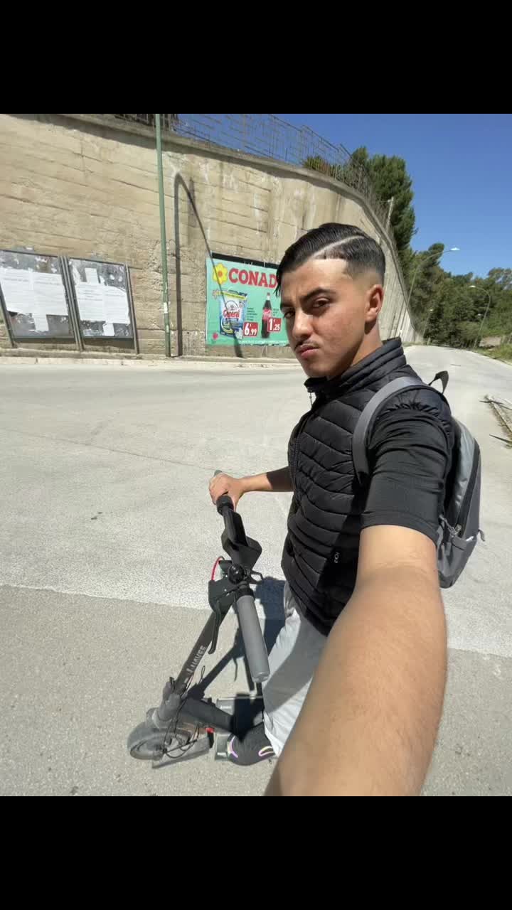 @«