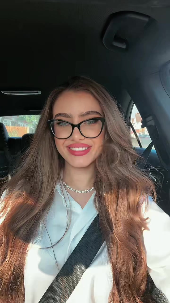 @Daniela Stan | 📍London
