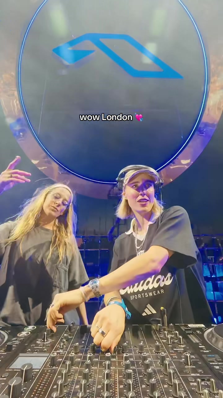@eliandfur