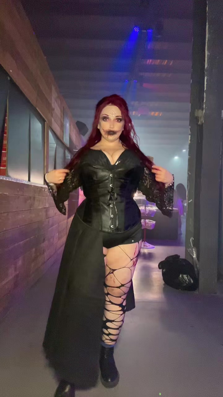 @Venus Devine ❤️🖤