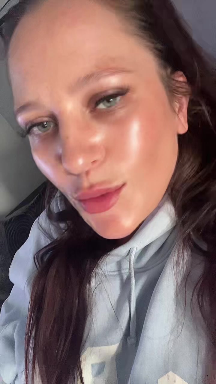 @Hilary💜🦋