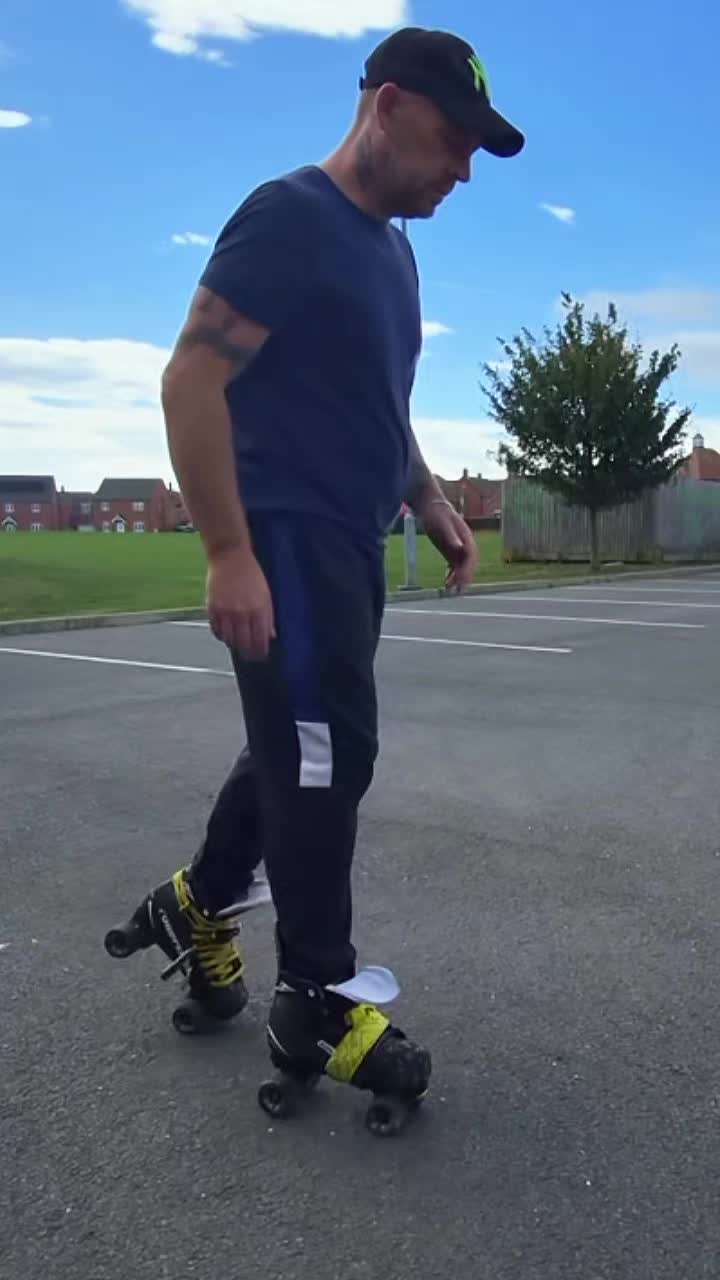 @💚🖤🛼Gazzaonsk8s⛸️🖤💚