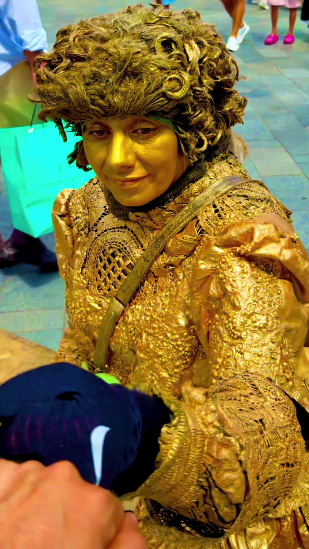 @Gold Lady