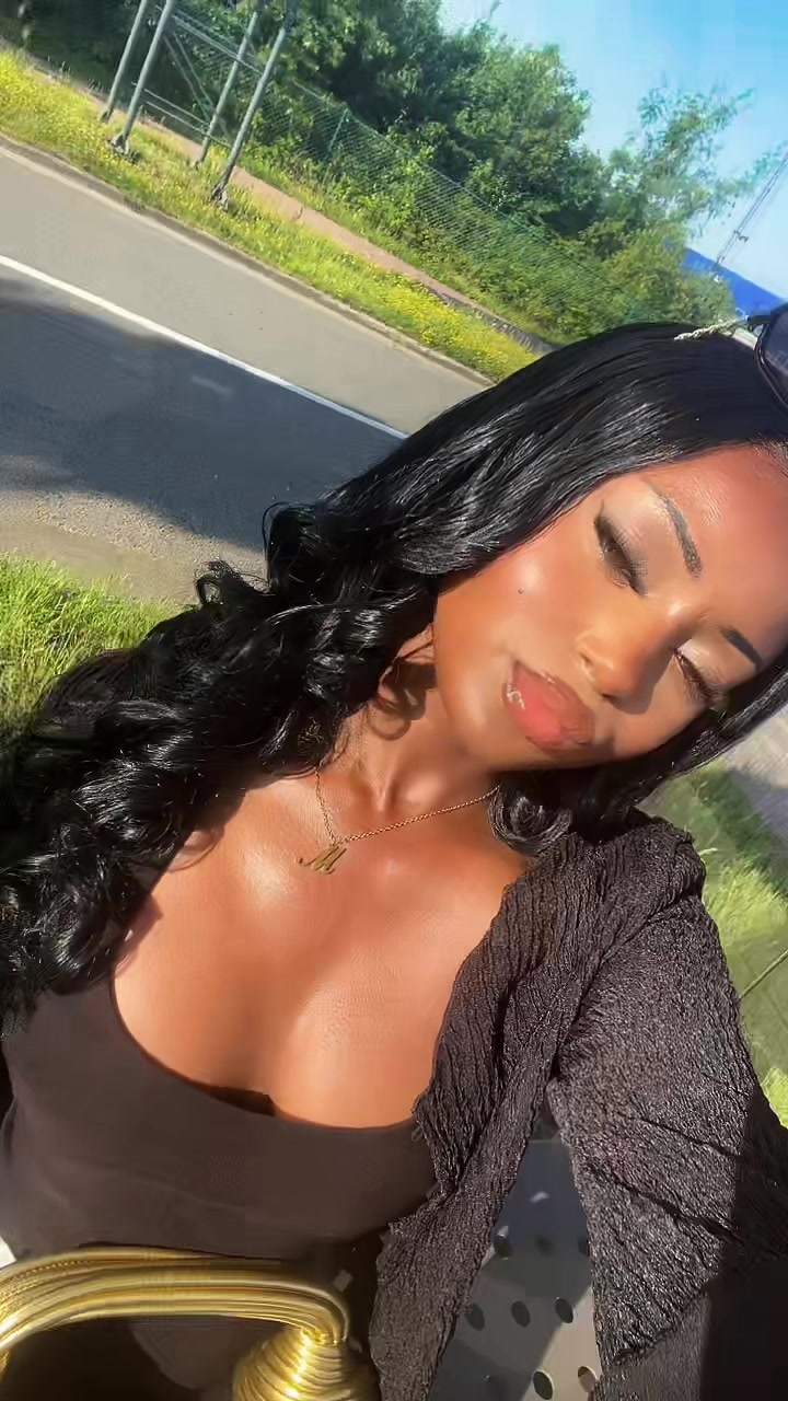 @Lipglossglitterbarbie