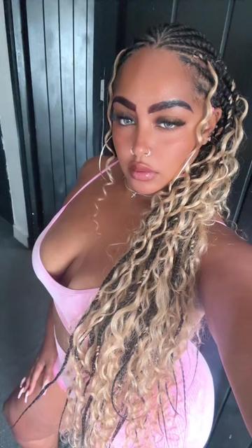 @Stargirlsarah💋xx