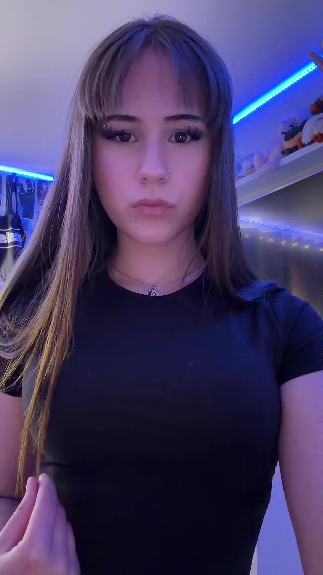 @oliviadecember10