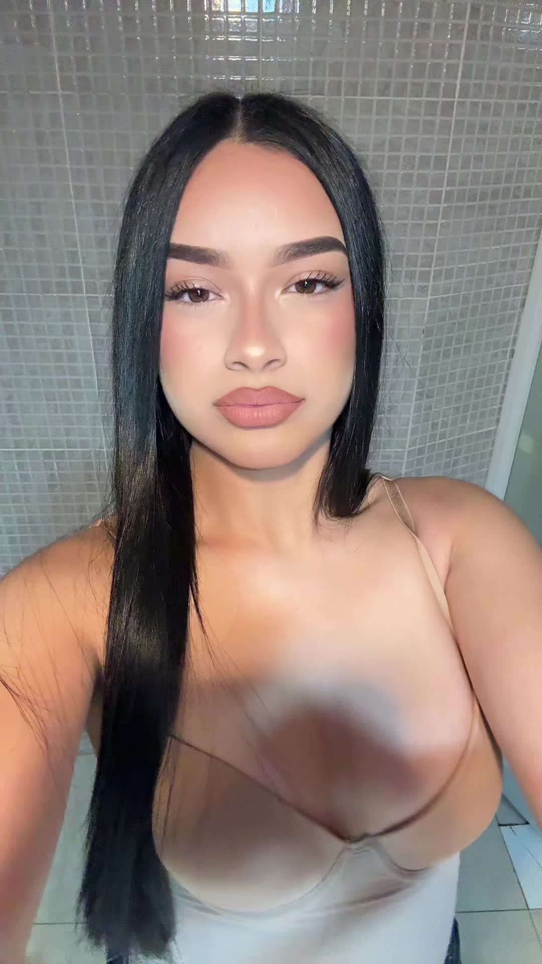 @𝒞ℯ𝓁𝒾𝓃ℯ💞