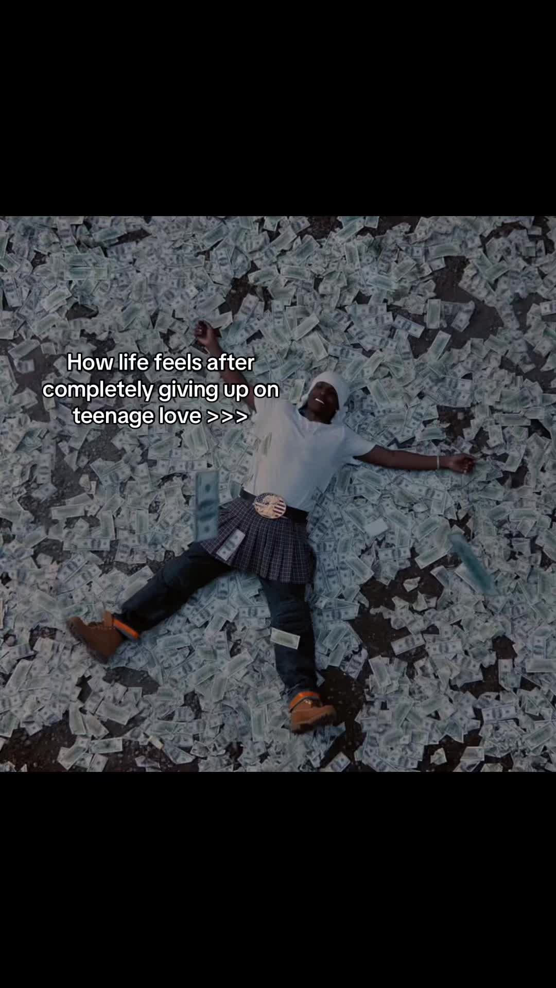 @⃟