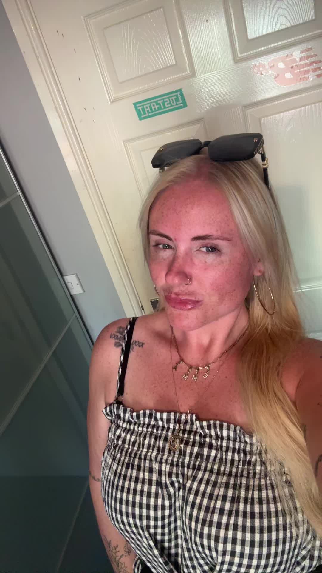 @Trueblondie