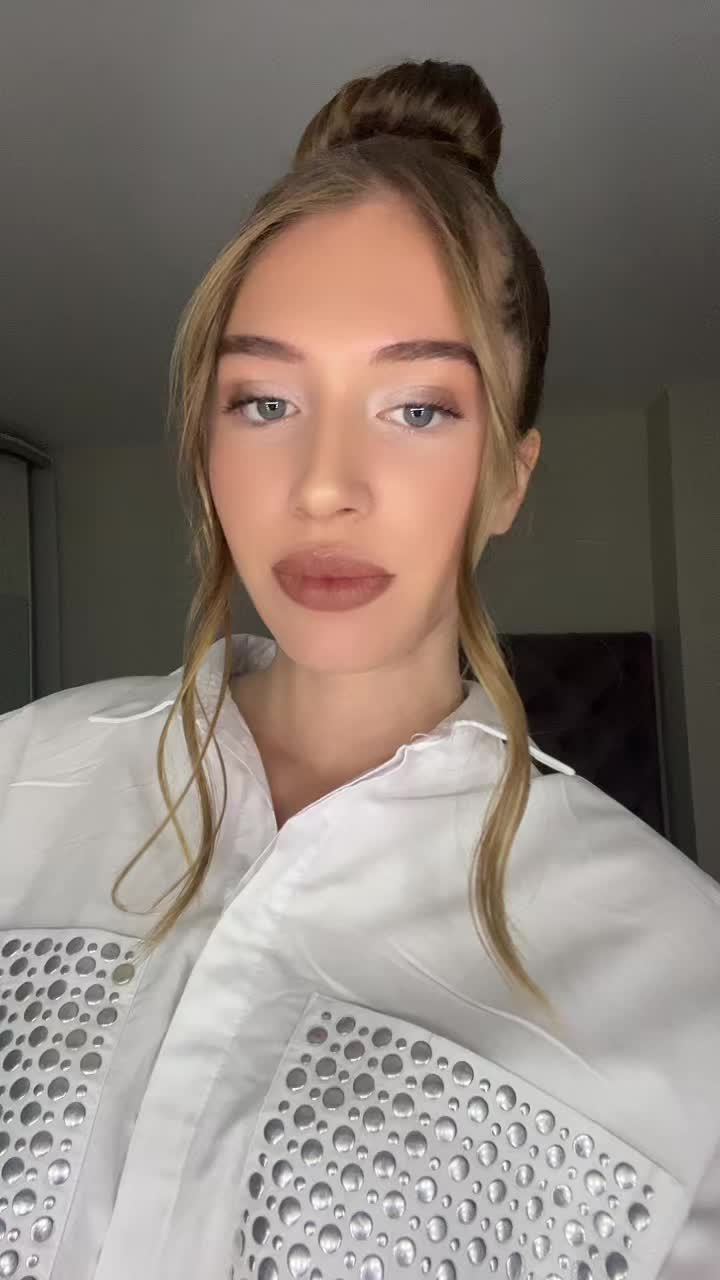 @Nikol Vezenkova