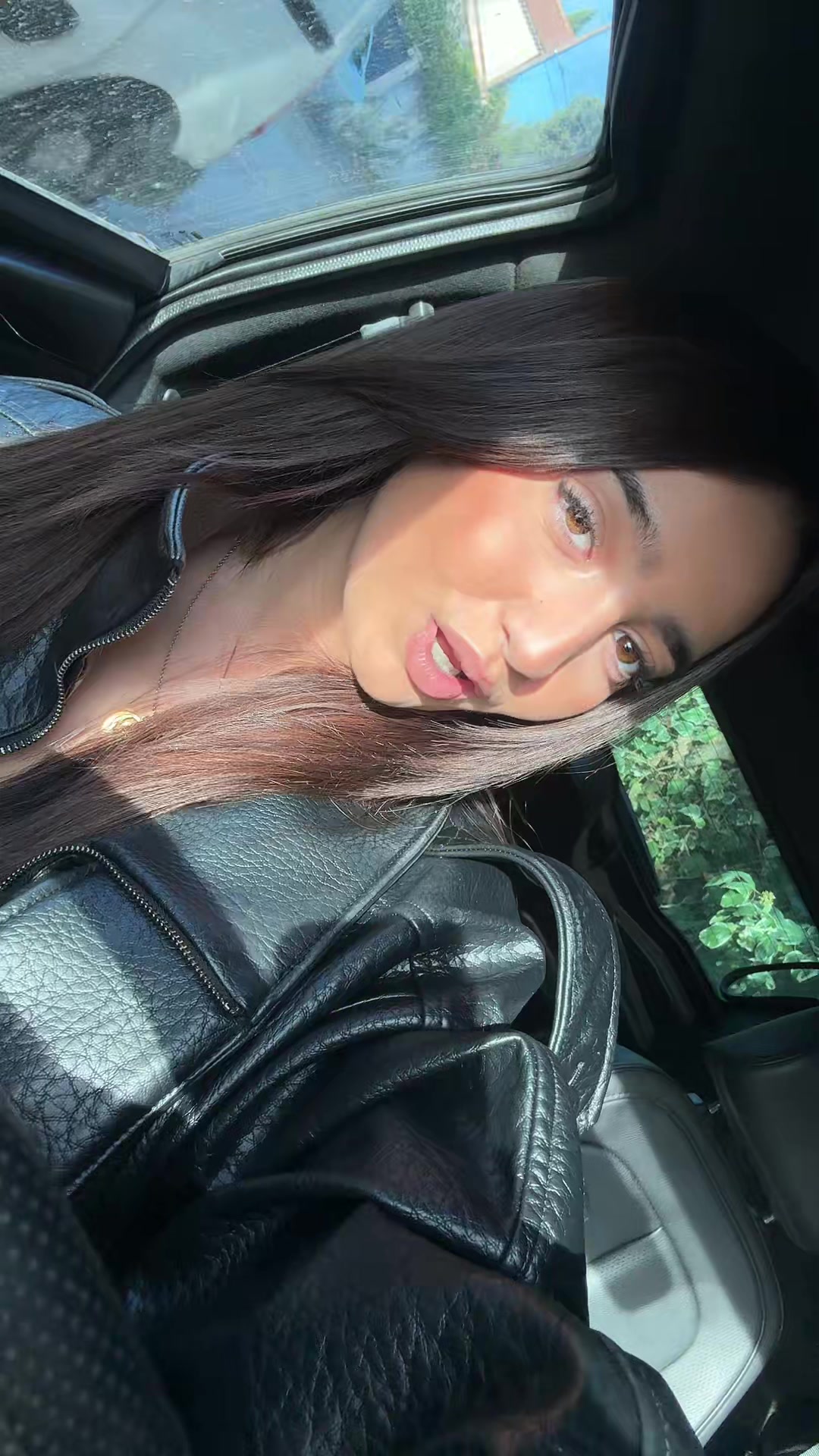 @Deiva