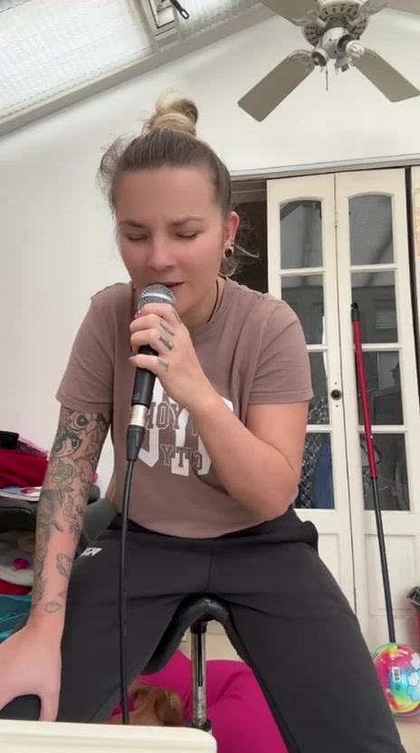 @Niuuszka🏳️🌈