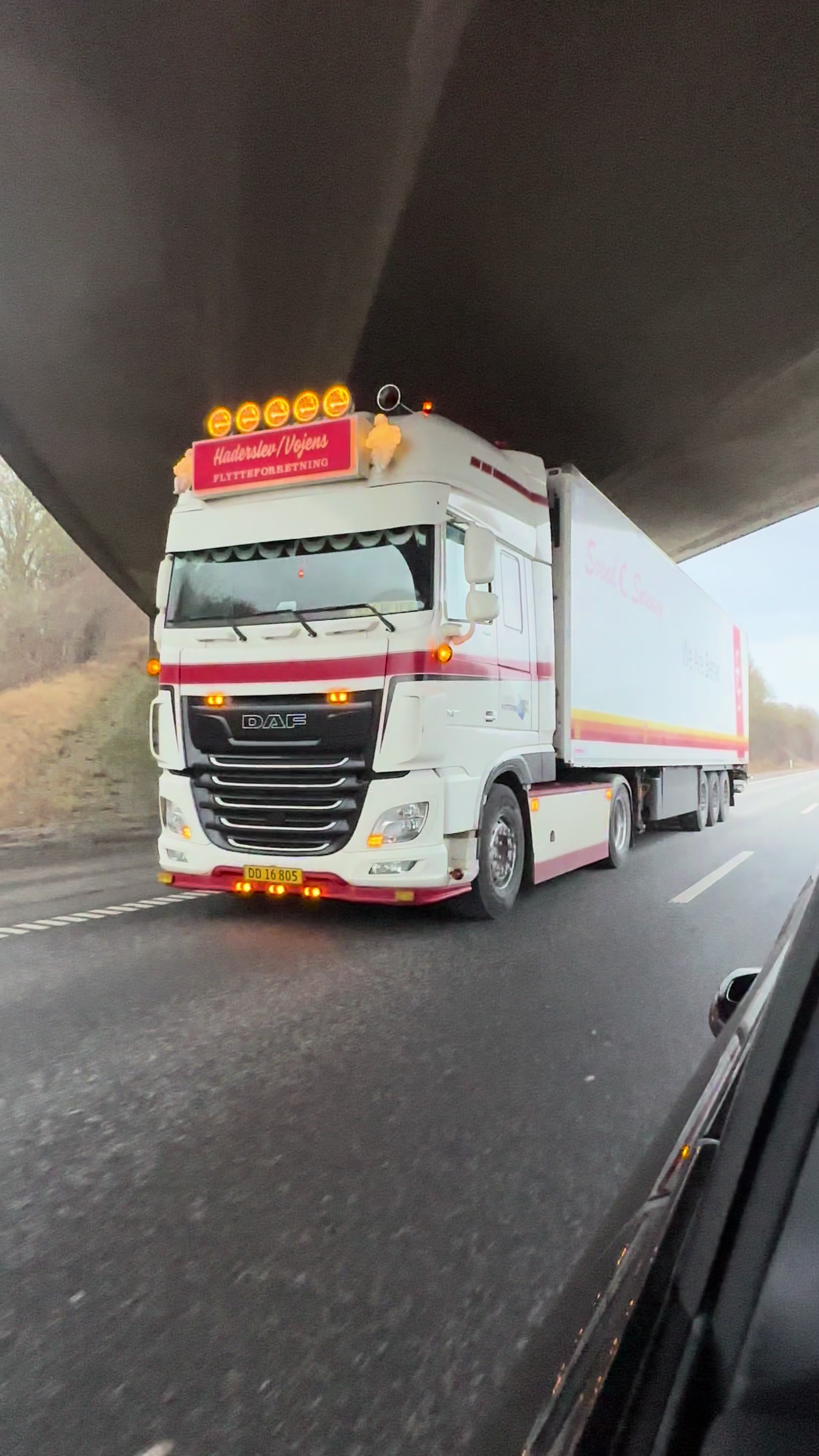 @LV’s TRUCKPHOTO