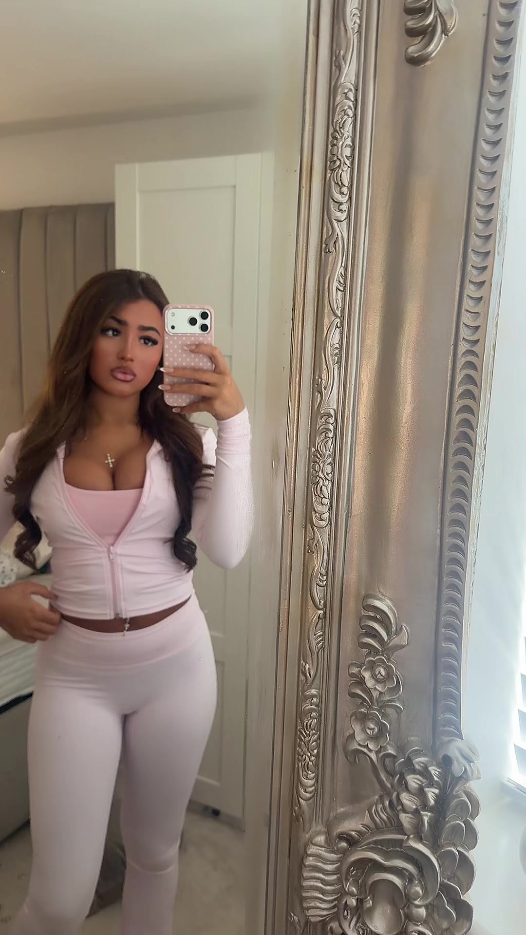 @avamackiee