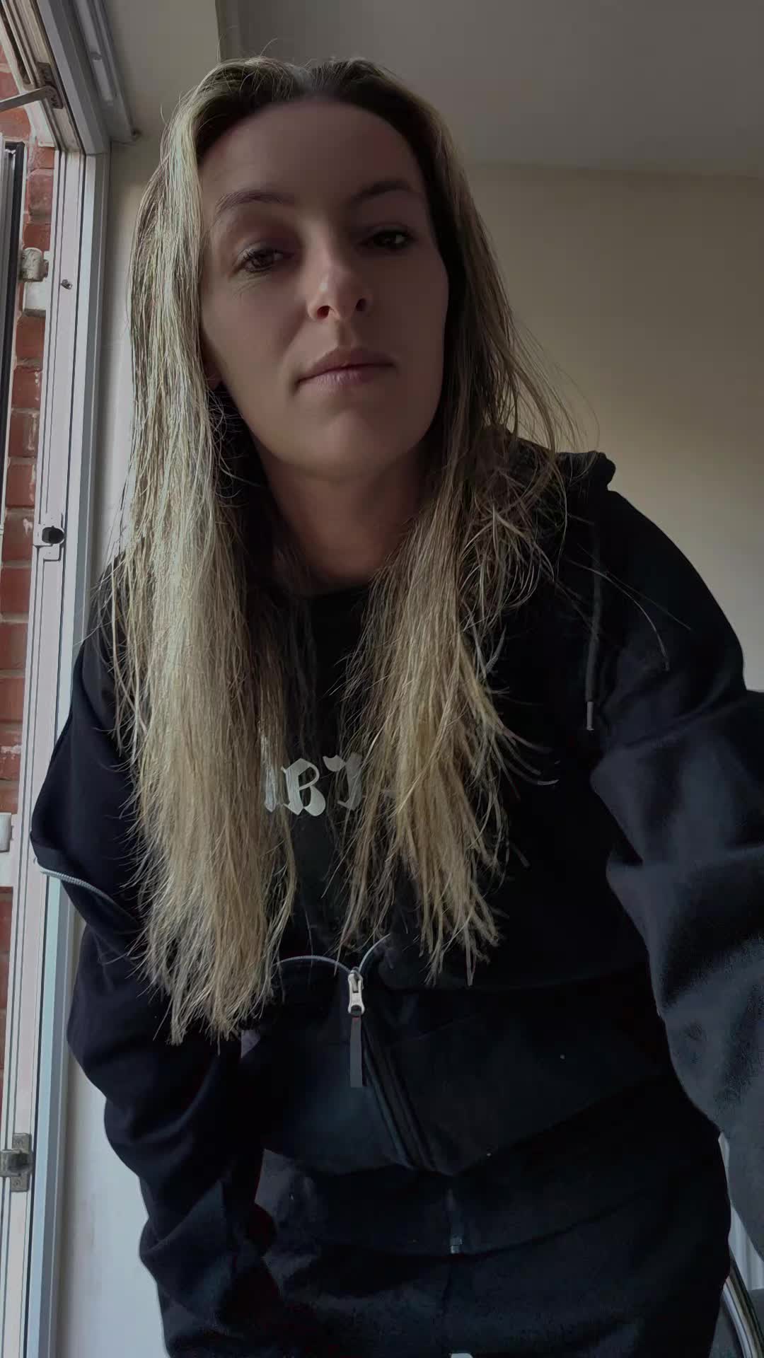 @𝓒𝓸𝓾𝓷𝓽𝓻𝔂𝓷𝓾𝓰𝓰𝓮𝓽 🖤