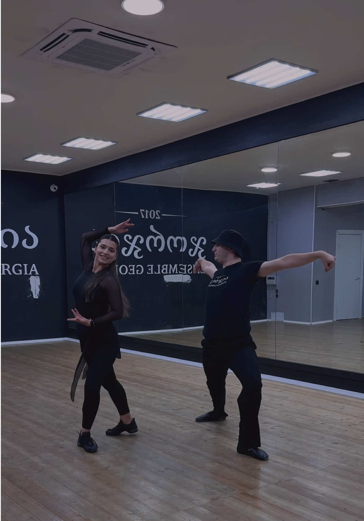 @Ի